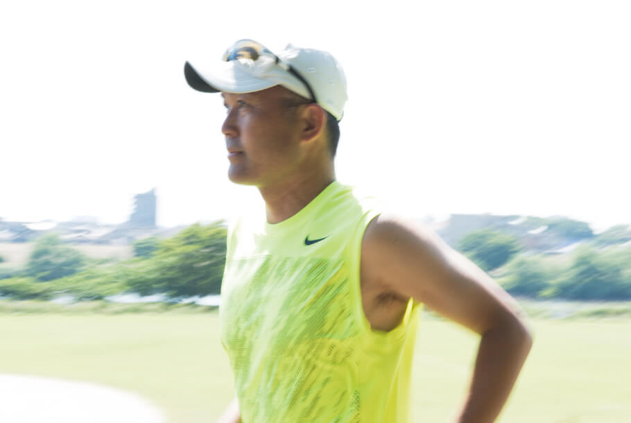 Guapo!VOL.26 プロランニングコーチ、陸上競技解説者、ランナー Tetsuhiko Kin | sealer del sol ‐  スポーツを愛する人たちが満足する化粧品ブランド ‐